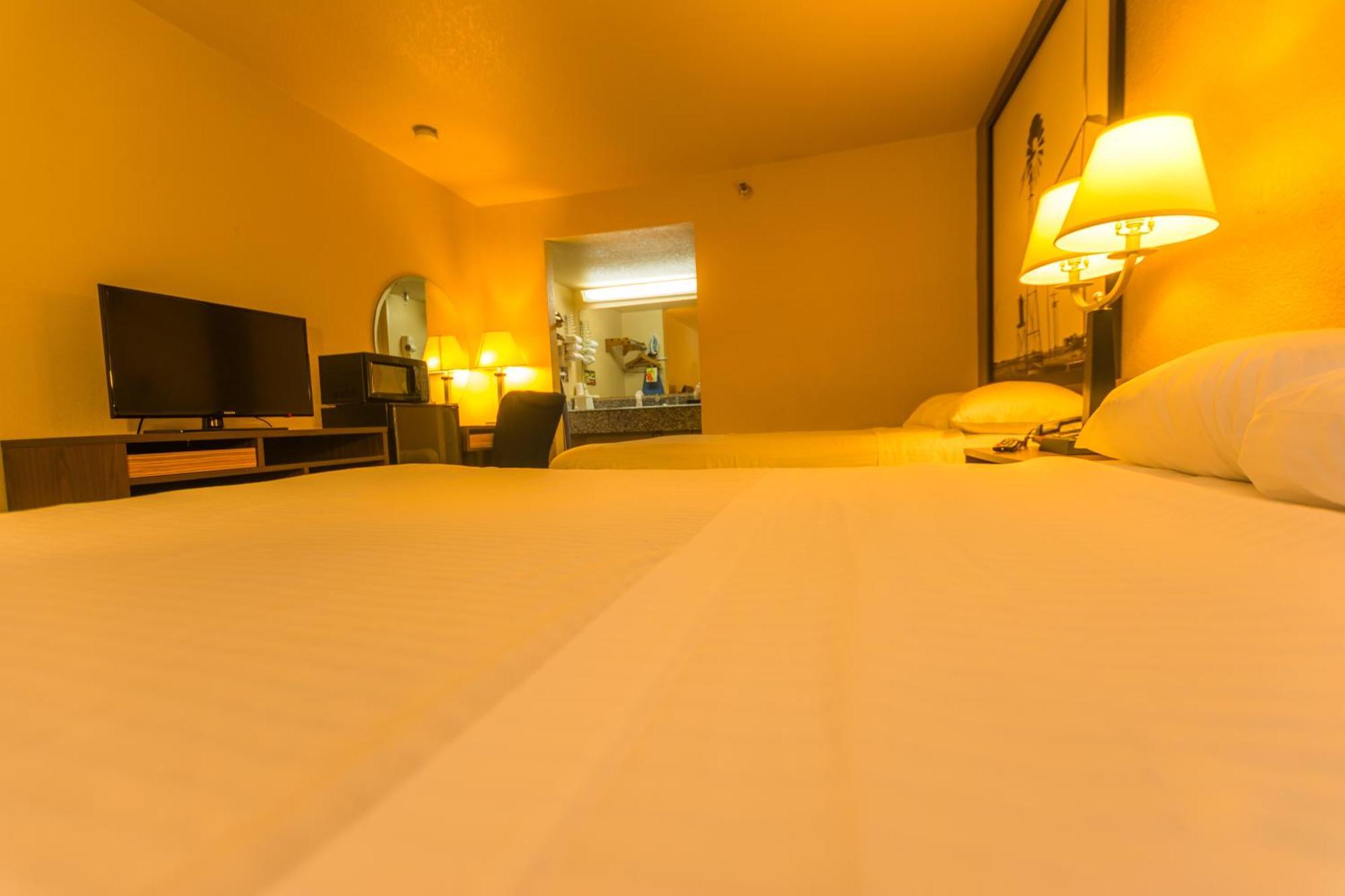 Super 8 By Wyndham Oklahoma Airport Fairgrounds West Motel Rom bilde