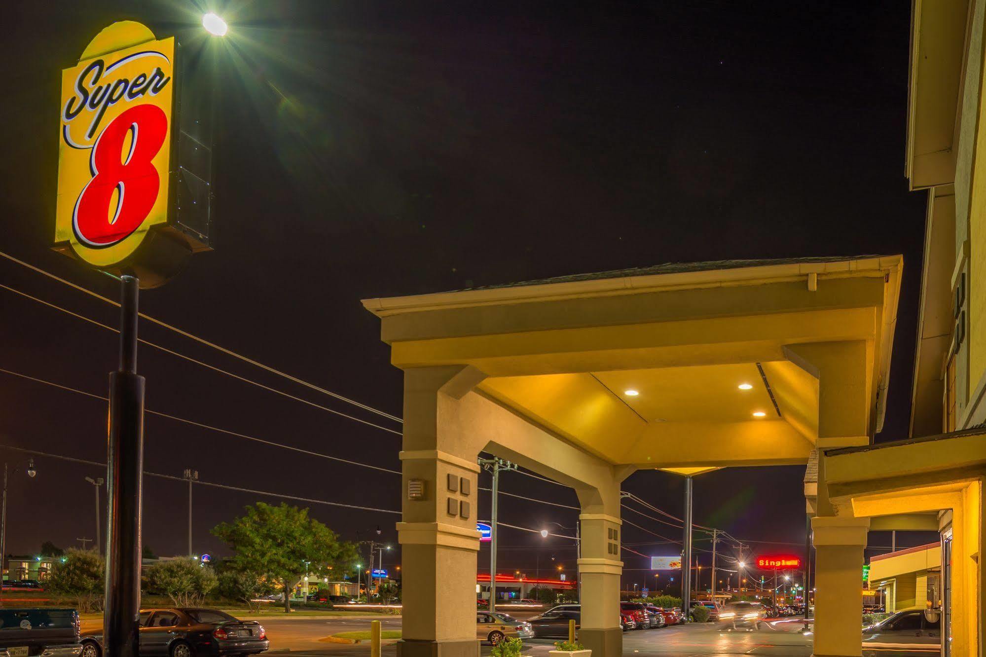 Super 8 By Wyndham Oklahoma Airport Fairgrounds West Motel Eksteriør bilde